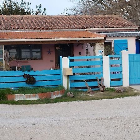 Une Maison Sur Une Presqu'Ile Port-Saint-Louis-du-Rhône Buitenkant foto